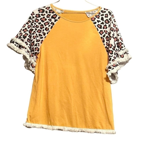 Cheetah Print Fringe Hem Top Size Medium - Picture 1 of 7